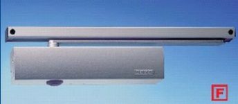 GEZE TS 5000 с водеща шина - Автомат за самозатваряне на врата